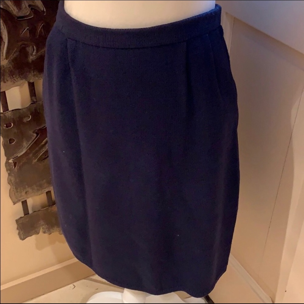 St. John Knit Blue Skirt w/ Side Pockets